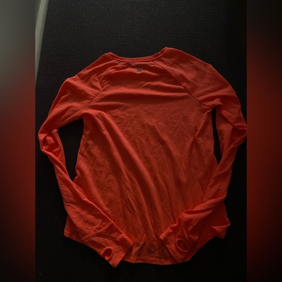 Oiselle Flyout Long Sleeve Running Training Tee
Size XS (0, 2) in Snap - Picture 6 of 10